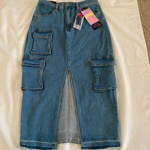 Woman’s Love Wish Jeans Maxi Cargo Skirt w/front slit.  Size M.  NWT.